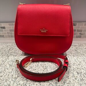 Kate Spade Byrdie Crossbody in Rooster Red